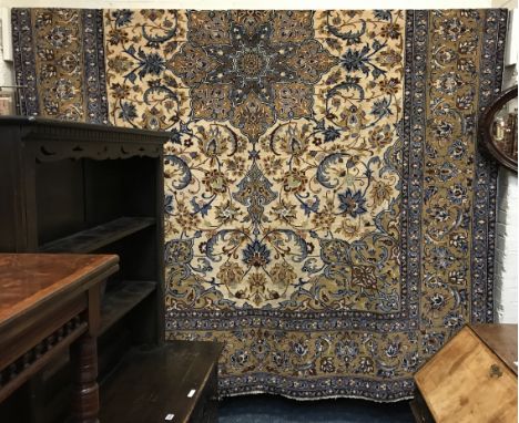 PERSIAN CARPET 400 X 286