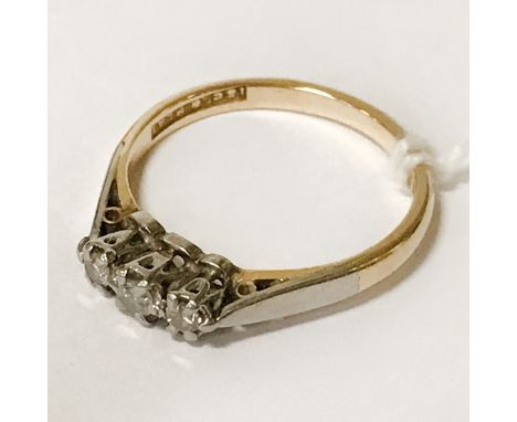 18CT GOLD &amp; 3 STONE DIAMOND RING - APPRX 2.8G SIZE N