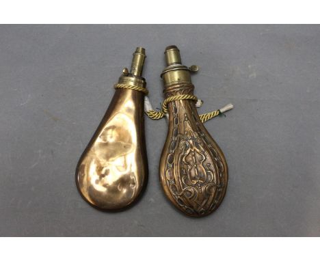 G&amp;JW Hawksley copper and brass powder flask, with chainlink decoration, length 21 cm, and a plain bodied flask. 