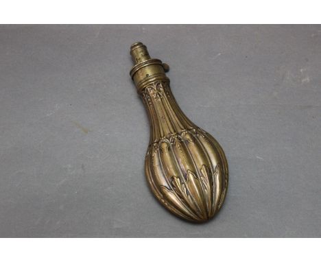 G&amp;JW Hawksley 19th century brass and copper powder flask, ribbed.  Length 21 cm. 