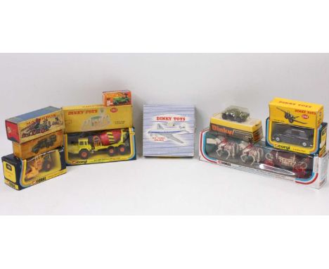 Collection of various Dinky, Corgi and Matchbox diecast vehicles and accessories, to include Dinky 999 DH Comet Airliner, Mat