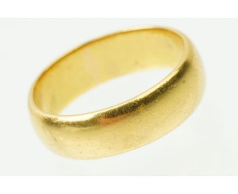 22ct gold hallmarked wedding band ring. Hallmarked Birmingham 1914. Size N. 