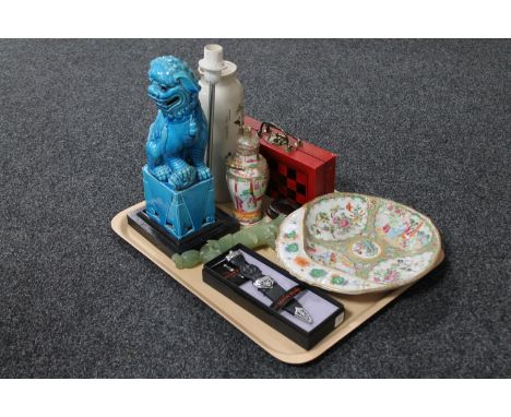 A tray of oriental wares including jade statue of Guanyin, Canton famille rose dish (a.f) and a lidded vase, Chinese vase, ch