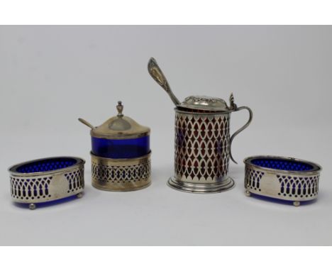 Medium size covered salt having George K. Webster hallmark. Total Sterling Weight: 3.73 ozt Heights: 3.25 / 3 / 1.25 in.