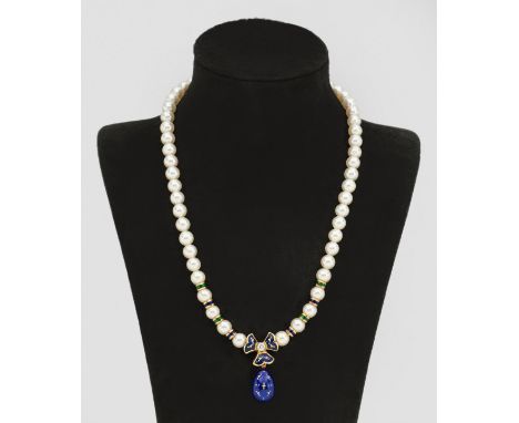 Perlcollier von Victor Mayer aus der Kollektion-"Fabergé"Gelbgold, gest. 750. Einreihige Kette aus weißen Zuchtperlen von ca.