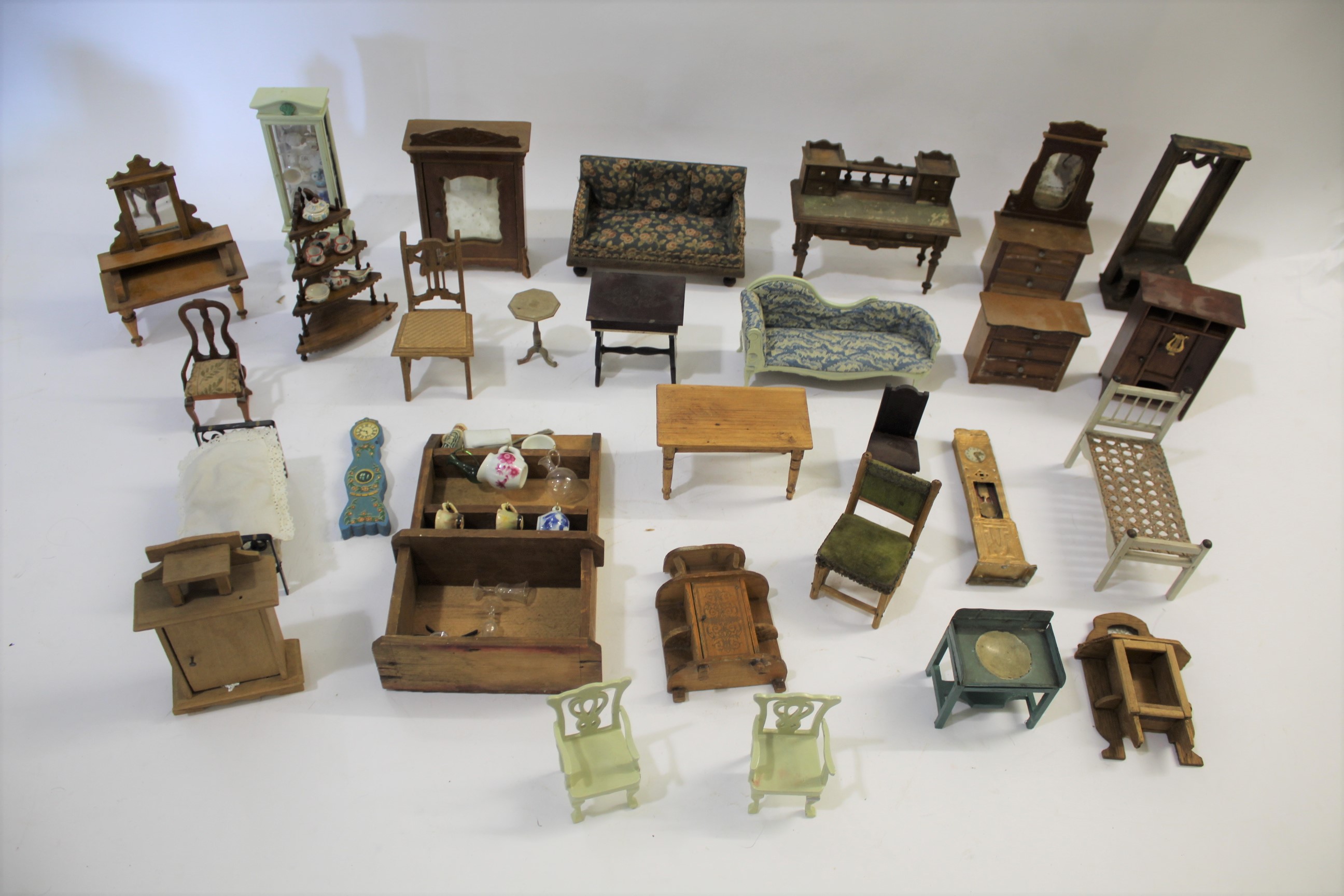 DOLLS HOUSE FURNITURE a variety of dolls house furniture, some antique