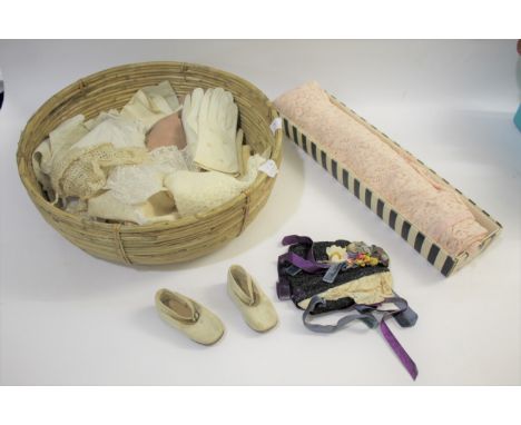 VINTAGE CHILDREN'S CLOTHING &amp; OTHER ITEMS including an early 20thc child's straw bonnet decorated with millinery flowers,