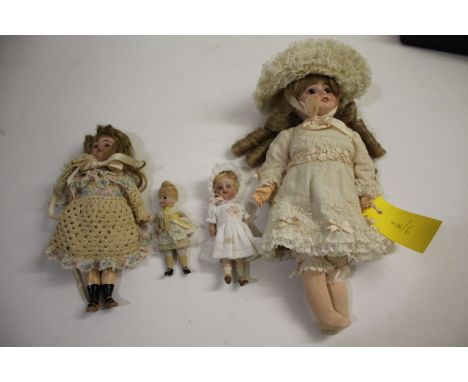 SIMON &amp; HALBIG FOR KAMMER &amp; REINHARDT DOLL a small bisque head doll with fixed blue eyes and open mouth, marked K &am