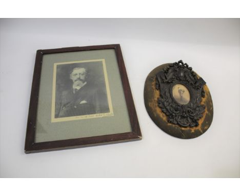 VICTORIAN FRAMED PHOTOGRAPH - BENOIT 'BENNO' HOLLANDER a photograph of Benoit 'Benno' Hollander playing a Violin as a child, 