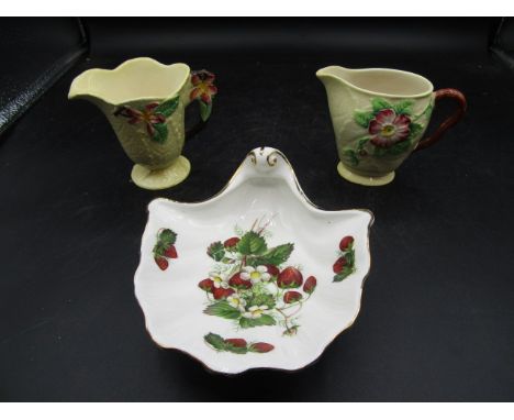 Carlton Ware mini jugs 10cmH and a Hammersley shell pin tray&nbsp;