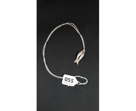 2 X SILVER MOVEABLE FISH PENDANTS ON SILVER CHAIN