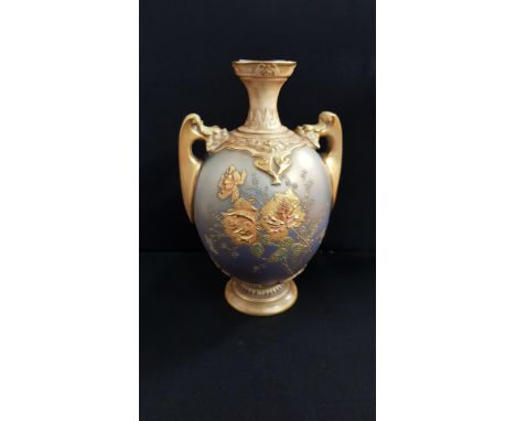 ANTIQUE HAND PAINTED AND GILDED ROYAL WORCESTER URN