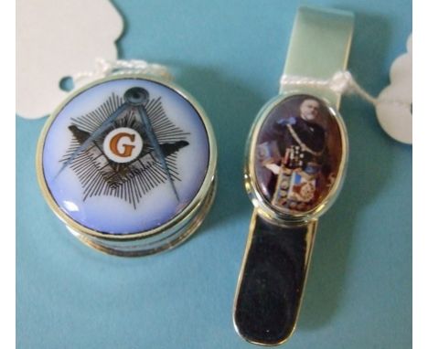 A silver and enamel masonic money clip, and a similar pill box (2)