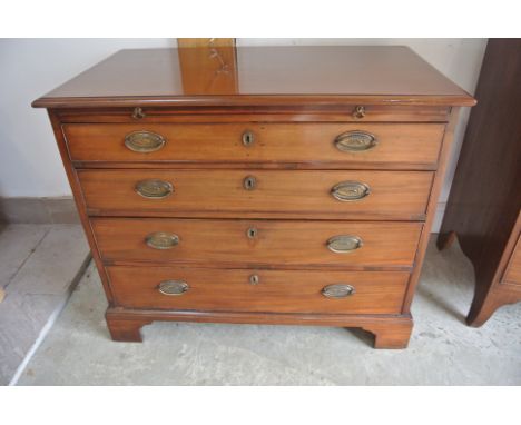 A Georgian mahogany chest with a slide above four graduating drawers on bracket feet - 81cm  tall x 97cm x 55cm - in good res