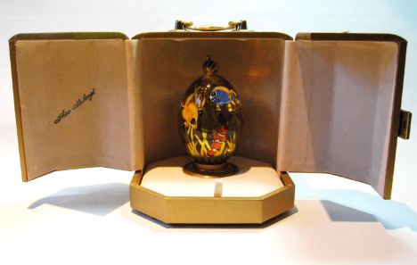 My Fabergé style musical egg : sale of Fabergé style musical eggs in metal,  porcelain or real shell with music boxes inserted in the lids.