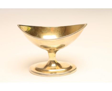 A GEORGE III IRISH SILVER PEDESTAL SALT, c.1786, maker Dennis Fray, Hibernia and crowned harp only, the eliptical bowl on a s