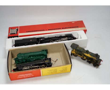 A quantity of 00 and HO gauge model, railway, including; a boxed Jouef SNCF 2–8–2, tender locomotive (8272), a Jouef SNCF clo