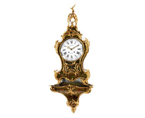Louis XV-KonsoluhrHöhe: 113 cm.Gesamthöhe mit Sockel: 153 cm.Sockelbreite: 57 cm.Sockeltiefe: 32 cm.Signiert „Biesta Paris“ (