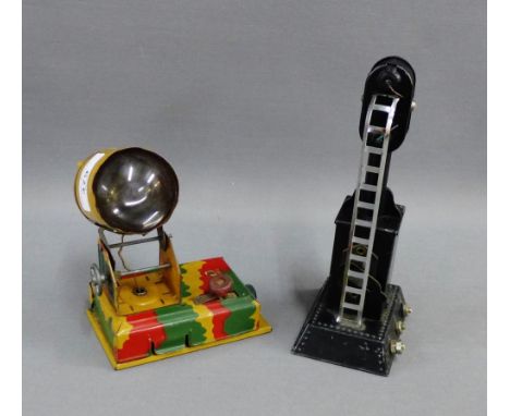Marx tin plate automatic signal and Army search light, battery operated