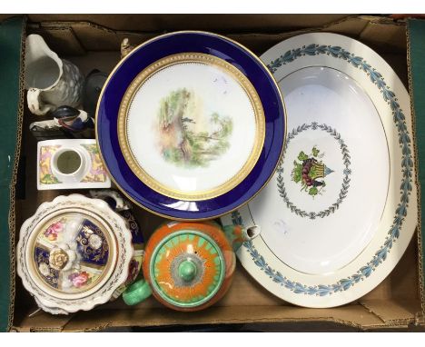 A collection of assorted ceramics to comprise: a Shelley teapot, an early 19th Century possibly Coalport painted comport, Lor