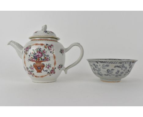 A Chinese export Qianlong period bulbous teapot, the cover with flower bud finial decorated with flower bud finial decorated 