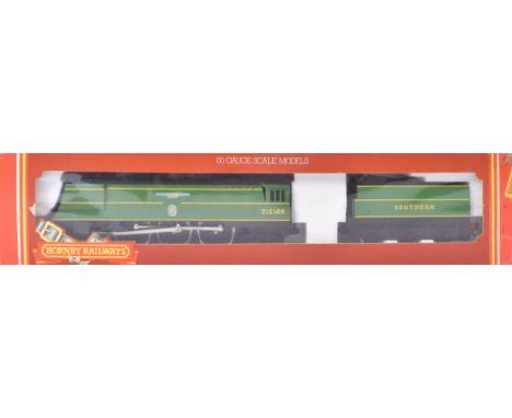 A vintage Hornby OO gauge model railway trainset locomotive engine No.&nbsp;R374 Battle of Britain Class 4-6-2 21C166 Spitfir