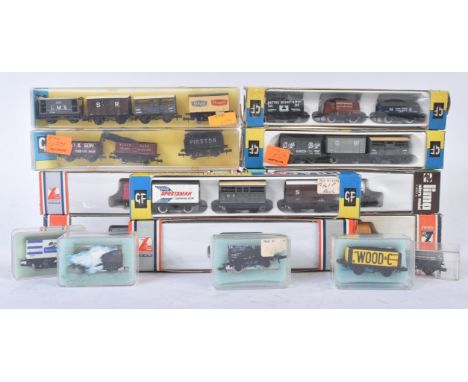 A collection of assorted N gauge model railway trainset locomotive rolling stock wagons by makers Lima and GraFar / Graham Fa