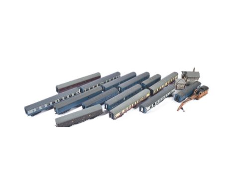 A collection of assorted OO gauge model railway trainset locomotive rolling stock coaches / carriages along with some tracksi