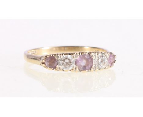 9ct gold and pale purple stone dress ring, 1.7g, ring size O.