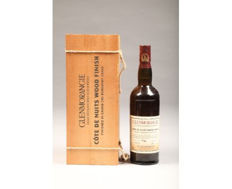 1975 Glenmorangie 25 year old Cote De Nuits wood finish single malt scotch whisky, limited edition No 776, 70cl 43%vol, prese