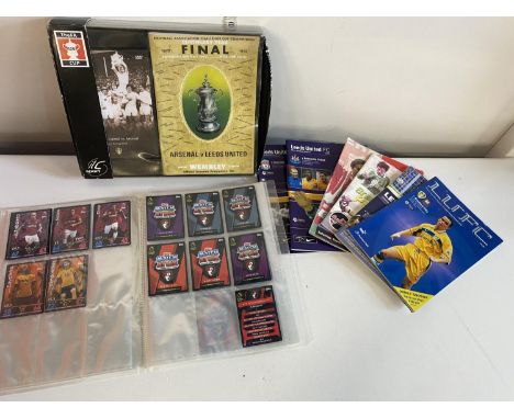 A selection of Leeds united and other football related items including Topps trading cards 