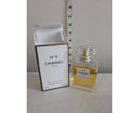 A Chanel No5 vaporiser spray 35ml (unauthenticated) 