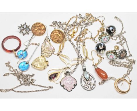 Assorted antique and vintage costume jewellery including white and yellow metal, enamel etc. 