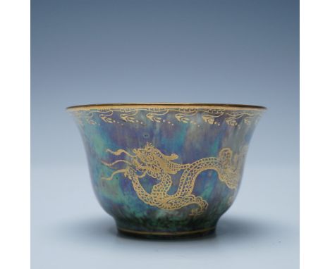 Exceptional Wedgwood Dragon Lustre bowl in the Z4831 pattern, designed by renowned artist Daisy Makeig-Jones. Featuring a str