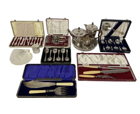 Quantity of cased silver plated cutlery, to include examples with hallmarked silver ferrules, cased set of mother of pearl ca