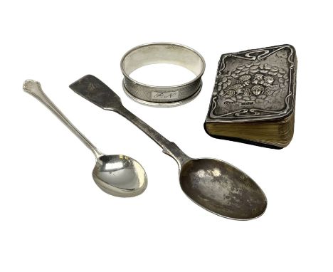 Miniature common prayer book with silver relief moulded covers decorated with putti and gilt edges, hallmarked Green and Cadb