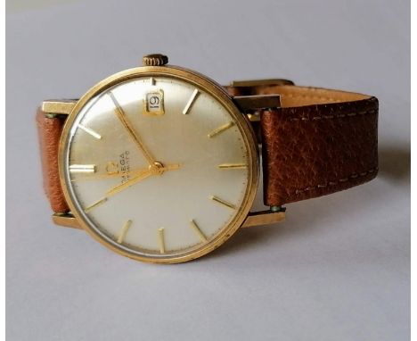 A vintage Omega automatic gents 9ct gold-cased wristwatch with date aperture, baton markers, dial approx. 32mm, sweep second 