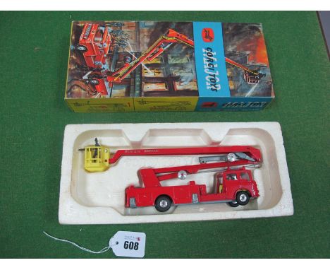 A Boxed Corgi Major Toys 1127 Simon Snorkel Fire Engine, fireman present, etc, box overall good.