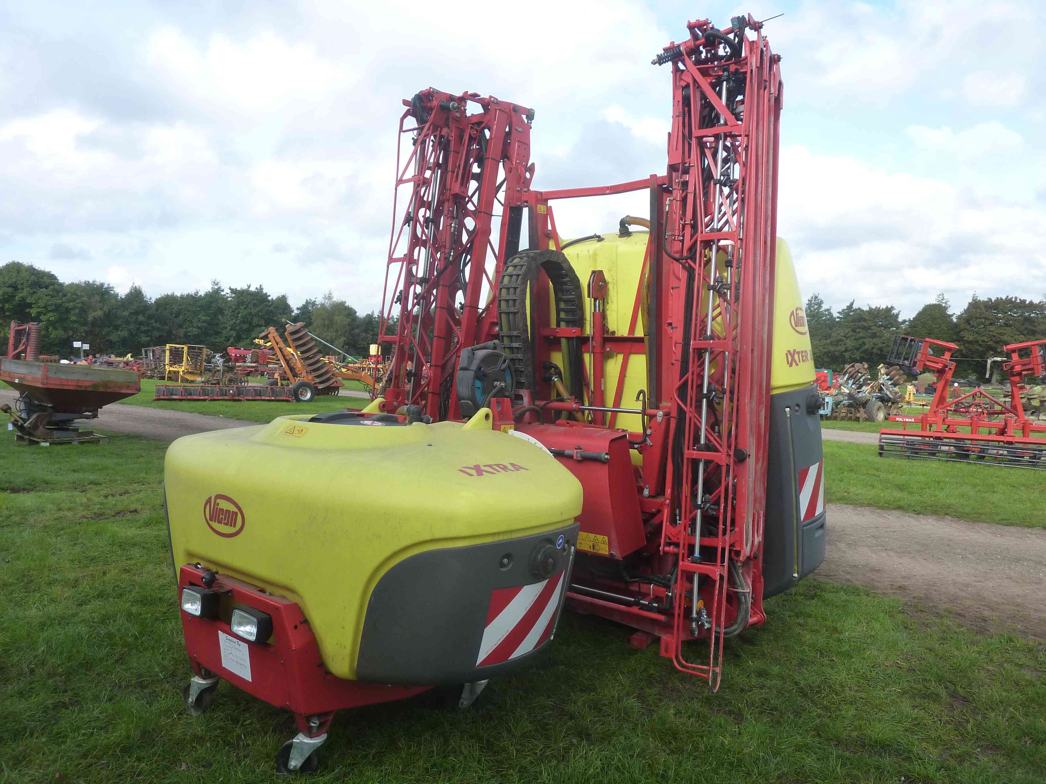 4231 Vicon iXter B18 mounted sprayer c/w front tank, full GPS system