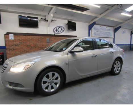 Make &amp; Model: Vauxhall Insignia SE 158 CDTIDate of Reg: SD11 UTBColour: Silvercc: 1956MoT: 19-08-2022Fuel Type: DIESELMil