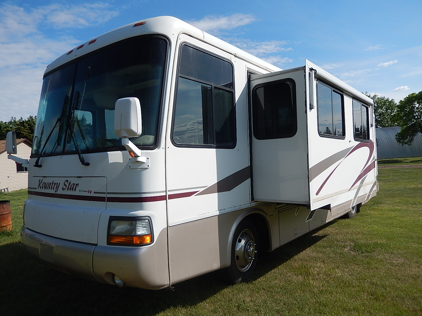 2000 Newmar Kountry Star 35 ft. Class “A” motorhome, 87,834 km., 1 ...