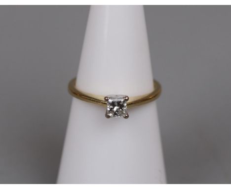 18ct 1/4ct Princess cut Diamond solitaire ring - Approx. size K 