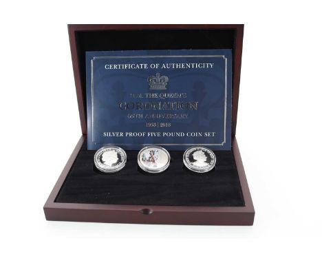 COLLECTION OF COINS RELATING TO THE ROYAL FAMILY, including two silver proof three coin sets, Royal Photographic Collection, 