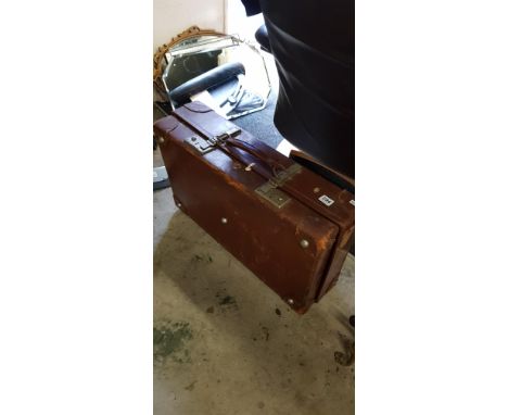 VINTAGE SUITCASE