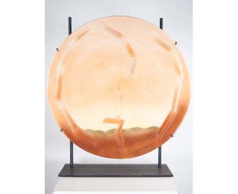 Ceramic plate on metal stand signed: Jean-Michel Folon, no: 4 A, gene: V/VI, diameter: 55 cm. - size height and width 55 x 55