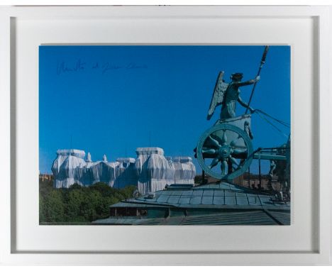 Photo of W. Volz ** Reichstag Brandenburg Gate **, Signed: Javacheff Christo **, size: 50 x 70 cm. - size height and width 50
