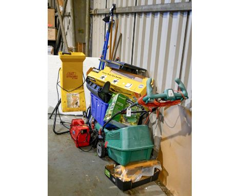 Miscellaneous garden tools, including a Bosch electric lawnmower, an Alko Dynamic garden shredder, various hand tools, etc  