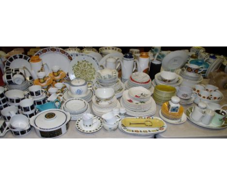A substantial quantity of mid 20th century and later Midwinter table ceramics various patterns including Focus designed by Ba