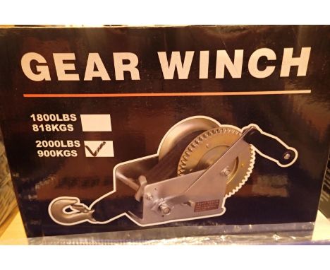 Boxed new old stock 2000lbs manual hand gear winch. P&amp;P Group 1 (£14+VAT for the first lot and £1+VAT for subsequent lots