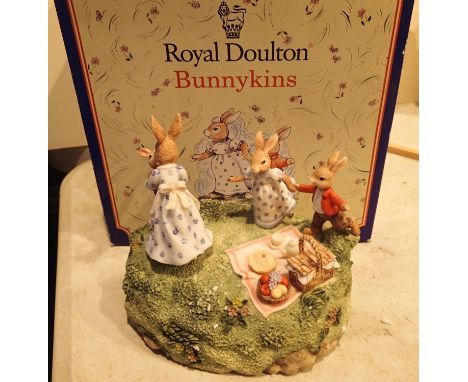 Royal Doulton Bunnykins DBR musical picnic with original box. P&amp;P Group 2 (£18+VAT for the first lot and £3+VAT for subse